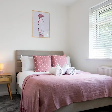 Stylish 2br Home, 10 Mins To Etihad Stadium Casa vacanze