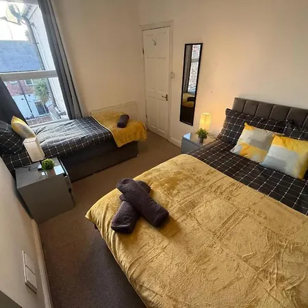 Casa de Férias 4 Bedroom Spacious House Manchester