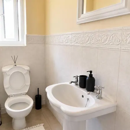 Casa de Férias 4 Bedroom, 3 Bathrooms With Parking