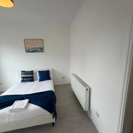 4bdr Manchester, Great Location! بيت للعطل *