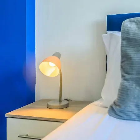 4bdr House, Parking, Pool Table! 5 Min To Prázdninový dům Manchester