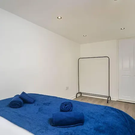 Tatil Evi 4bdr House, Parking, Pool Table! 5 Min To Manchester