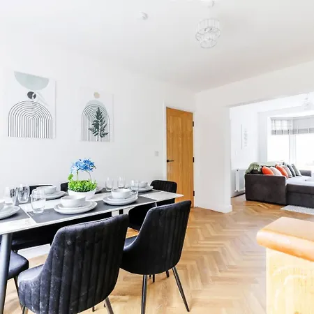 4br With Parkingnear Heaton Park Sleeps 10 * Manchester