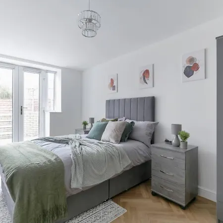 Tatil Evi 4br With Parkingnear Heaton Park Sleeps 10 Manchester