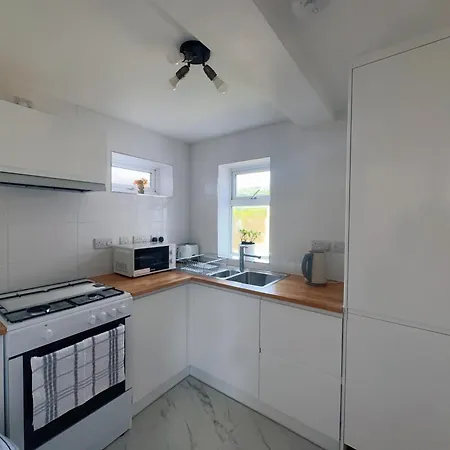 House Sleeps 1 With Parking Tatil Evi Manchester