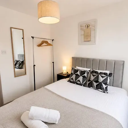 Casa de Férias 4 Bedroom, 3 Bathrooms With Parking Manchester
