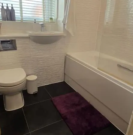 4br House + Parking Near Etihad & Co-op Live Manchester