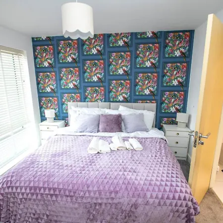 4br House + Parking Near Etihad & Co-op Live *