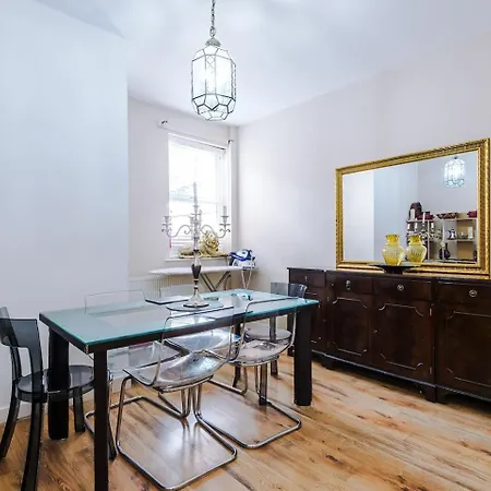 Deluxe Double In Salford, With Free Parking * Manchester