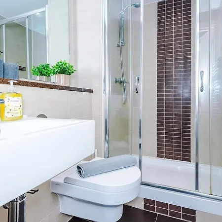 Modern 2br Sleeps 4 Deansgate * مانشستر