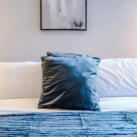 Modern 2br Sleeps 4 Deansgate مانشستر