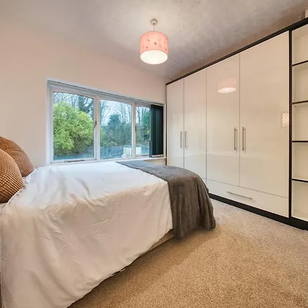 Tatil Evi 3 Bedrooms Sleeps 7 Free Parking Manchester