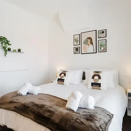 4 Bed Team L Free Parking L Families L Discounted, Free Early And Late Check In - Outs And Vouchers Included Tatil Evi *