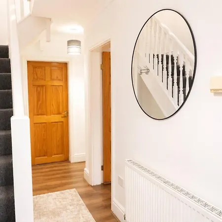 6bdr House In Old Trafford Sleeps 15 Parking * Manchester