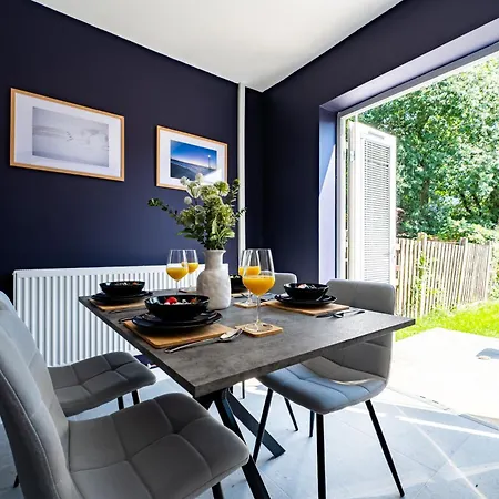 Stylish 2br Home, 10 Mins To Etihad Stadium *