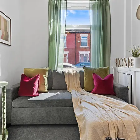 2 Bed Retreat -near Mri Oxford Rd- Sleeps 5 Casa de Férias