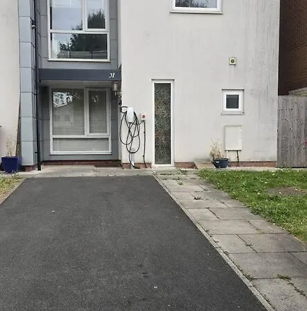 4br House + Parking Near Etihad & Co-op Live * Manchester