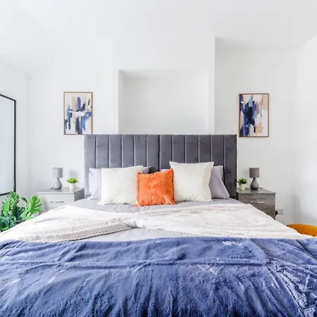 4br With Parkingnear Heaton Park Sleeps 10 Tatil Evi Manchester