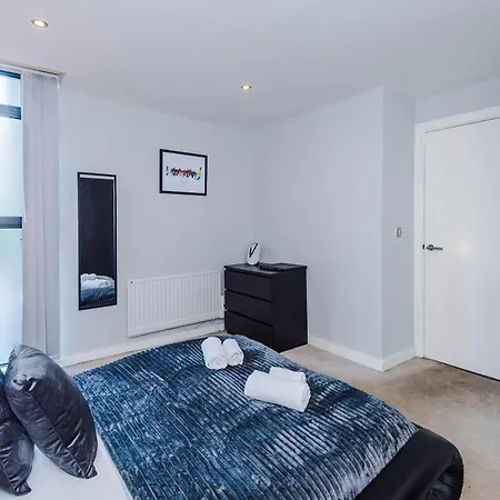بيت للعطل Modern 2br Sleeps 4 Deansgate مانشستر