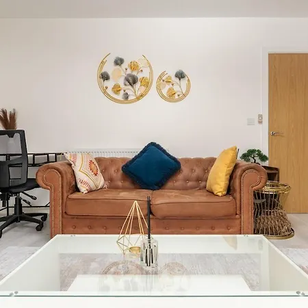 Modern 3-bed W Pool Table N Etihad & Co-op Live *