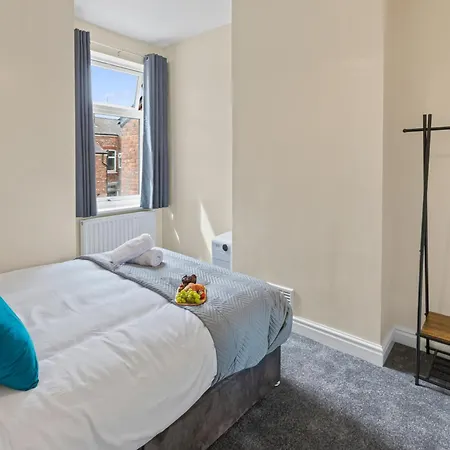 Tatil Evi Stylish 3br Mellor House Close To Old Trafford - Sleeps 5 Manchester