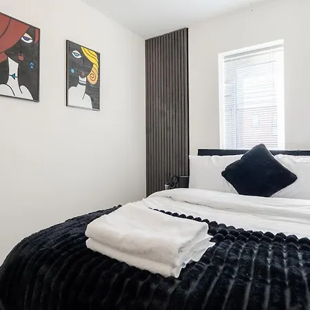 Casa de Férias Modern 3-bed W Pool Table N Etihad & Co-op Live