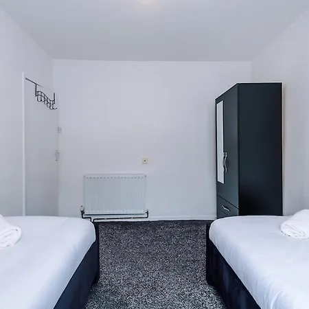 3 Bedroom - Free Parking - Location