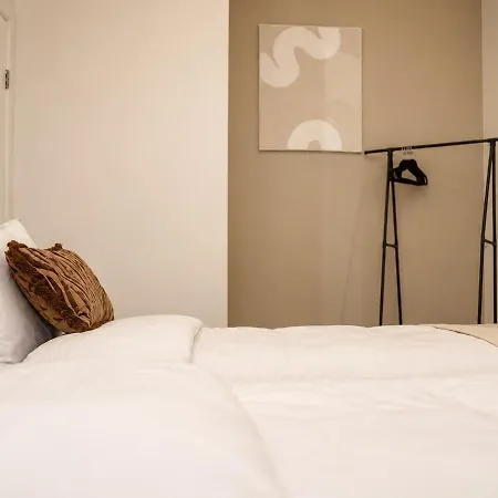 Casa de Férias Spacious 3-bed - Ps5 -sleeps 8 - Near Etihad - Near Centre *