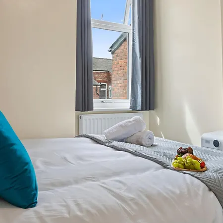 Stylish 3br Mellor House Close To Old Trafford - Sleeps 5 *