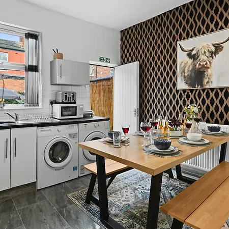 2 Bed Retreat -near Mri Oxford Rd- Sleeps 5