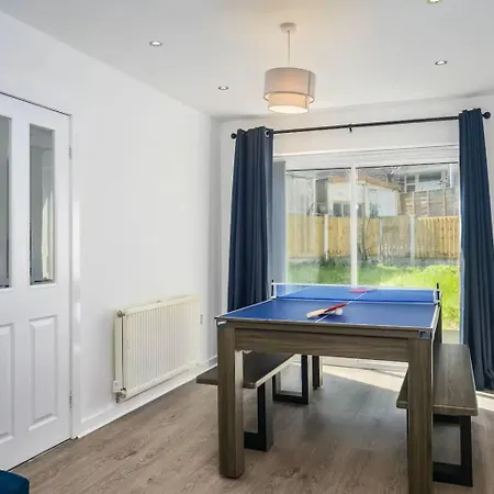 Tatil Evi 4bdr House, Parking, Pool Table! 5 Min To *