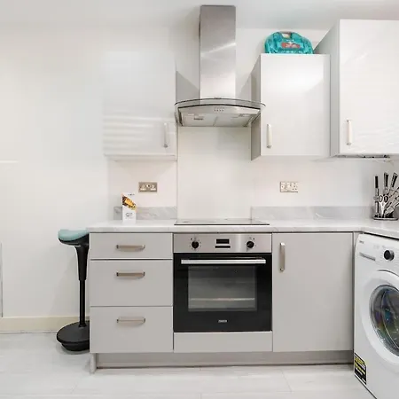 Modern 3-bed W Pool Table N Etihad & Co-op Live * Manchester
