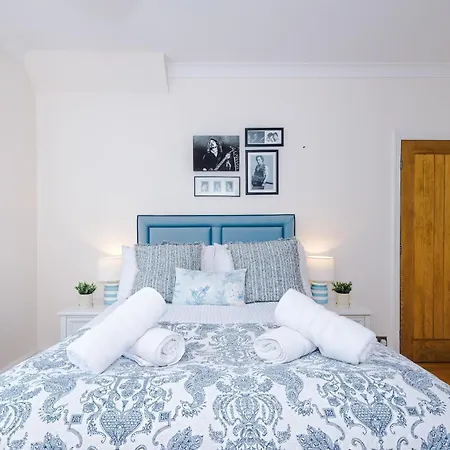 *new* Funky 4br | Sleeps 8 | Driveway | Ps4 Casa de Férias Manchester