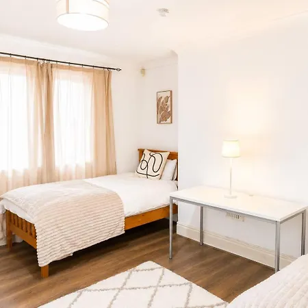 6bdr House In Old Trafford Sleeps 15 Parking Casa de Férias