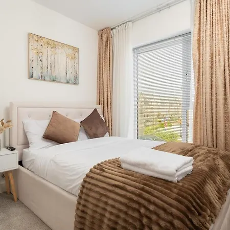 Modern 3-bed W Pool Table N Etihad & Co-op Live *