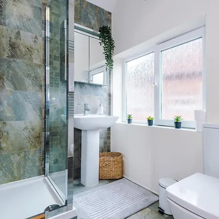 *new* Funky 4br | Sleeps 8 | Driveway | Ps4 Casa de Férias Manchester