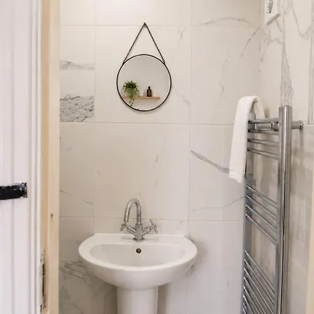 Tatil Evi Large 7 Bedroom House! Parking. Close2city Centre
