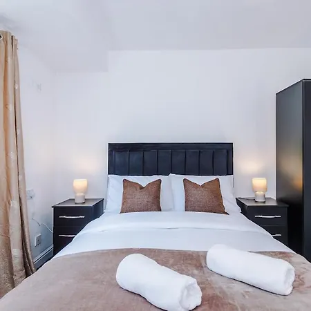 Tatil Evi 3 Bedroom - Free Parking - Location Manchester