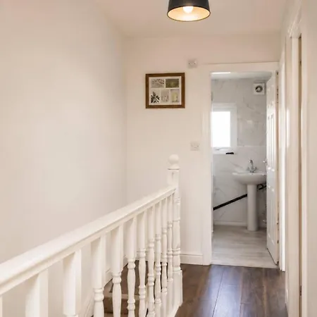 Tatil Evi Large 7 Bedroom House! Parking. Close2city Centre *