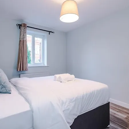 Vidale Court 2, Paprika Close- 4 Bedrooms Sleeps 7 Tatil Evi Manchester