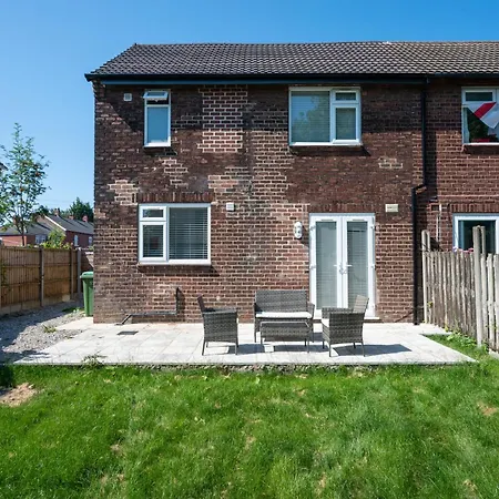 Stylish 2br Home, 10 Mins To Etihad Stadium Casa vacanze