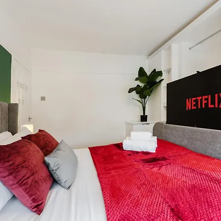 Casa de Férias Etihad & Co-op Live 3-bed Free Parking *