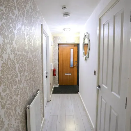Casa de Férias 5 Bedroom House; Parking Near Media And Mcr *
