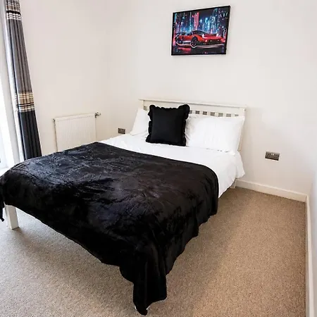 Nyaraló 5 Bedroom House; Parking Near Media And Mcr