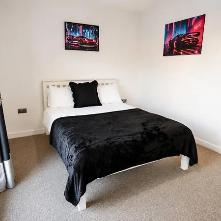 5 Bedroom House; Parking Near Media And Mcr Manchester
