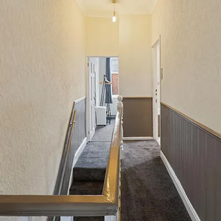 Tatil Evi Stylish 3br Mellor House Close To Old Trafford - Sleeps 5 Manchester