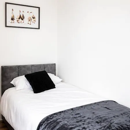 Tatil Evi Large 7 Bedroom House! Parking. Close2city Centre Manchester