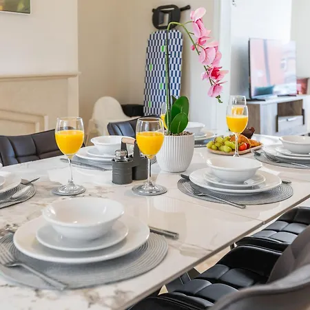 Stylish 3br Mellor House Close To Old Trafford - Sleeps 5 Manchester