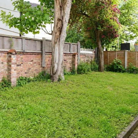 Prázdninový dům 6bdr House In Old Trafford Sleeps 15 Parking Manchester