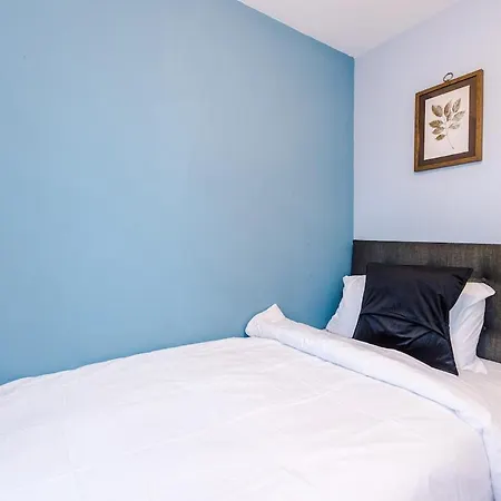 Ferienhaus Vidale Court 2, Paprika Close- 4 Bedrooms Sleeps 7 Manchester